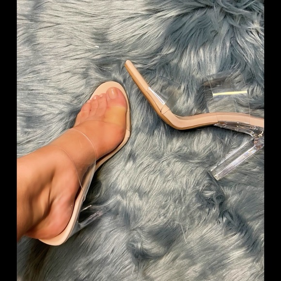✨Last Pair✨Clear Heels - Picture 3 of 7
